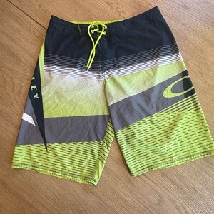 Oakley Mens Green Boardshort Board Shorts Swimsuit Green 33 Regular Fit